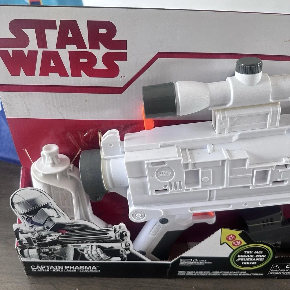 Star Wars 2016 Hasbro NERF‎ Captain Phasma Blaster Electronic Glowstrike Toy Gun